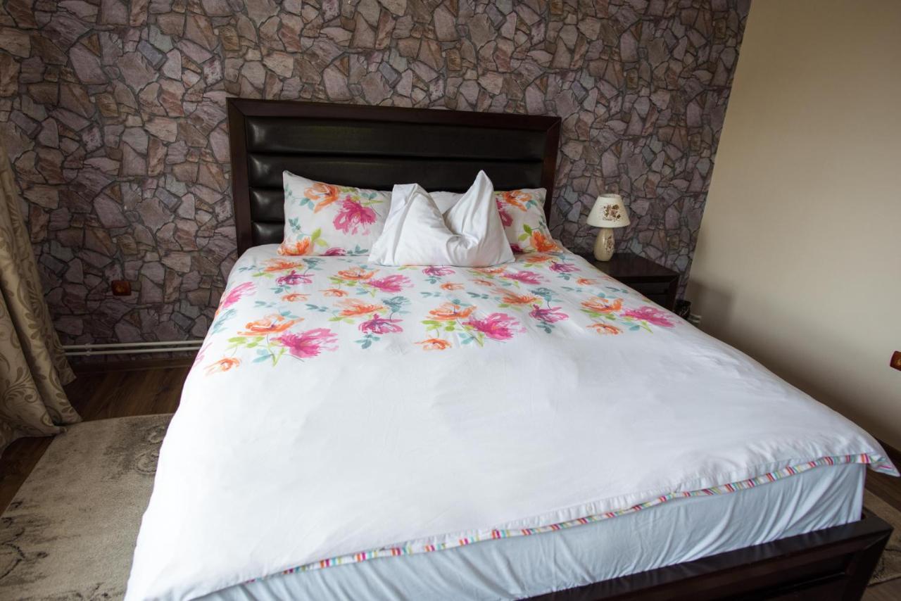 Erika'S Holiday Cottage Peris ภายนอก รูปภาพ
